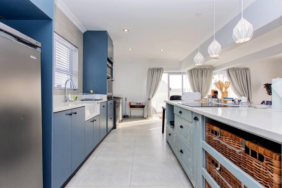 5 Bedroom Property for Sale in Brittania Beach Estate Western Cape